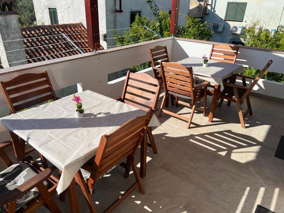 Apartmani Nina I Niko Уґлян Екстер'єр фото