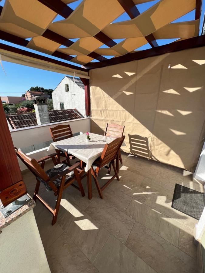 Apartmani Nina I Niko Уґлян Екстер'єр фото